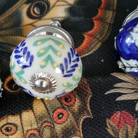 6 Mileh Hand painted Ceramic drawer pulls. Blue.. New. Very Pretty - Picture 7 of 7